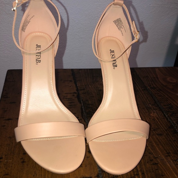 Beautiful nude heels 9W - Picture 1 of 4